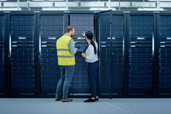 Networking & Hosting Internship